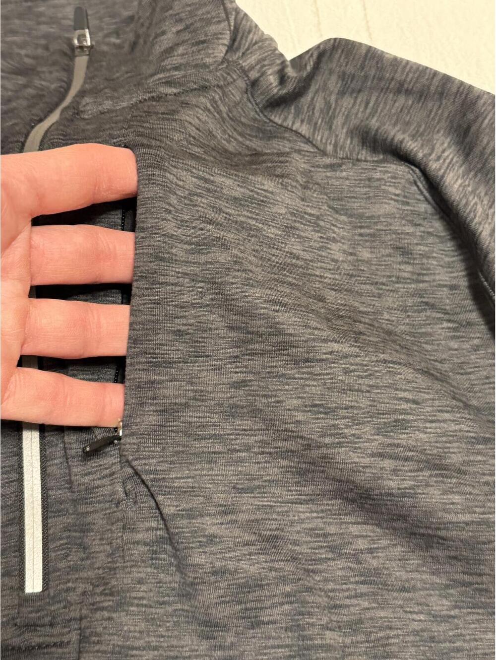 VRST Men's Charcoal Heather Quarter Zip Pullover Medium NWT - Picture 4 of 9